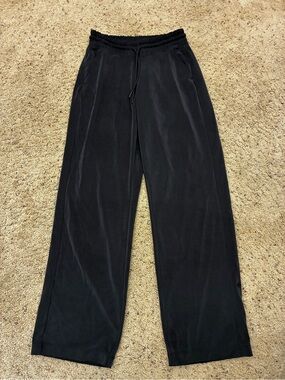 Athleta Women’s Seasoft Mid Rise Straight Pant - size xs